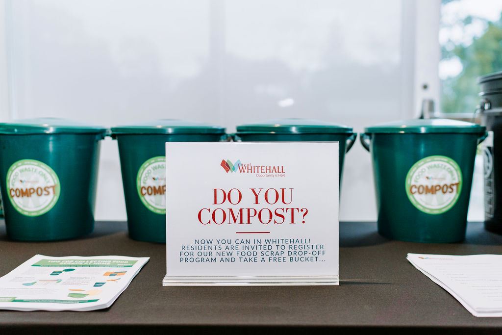 Do you compost sign on table during waste reduction event